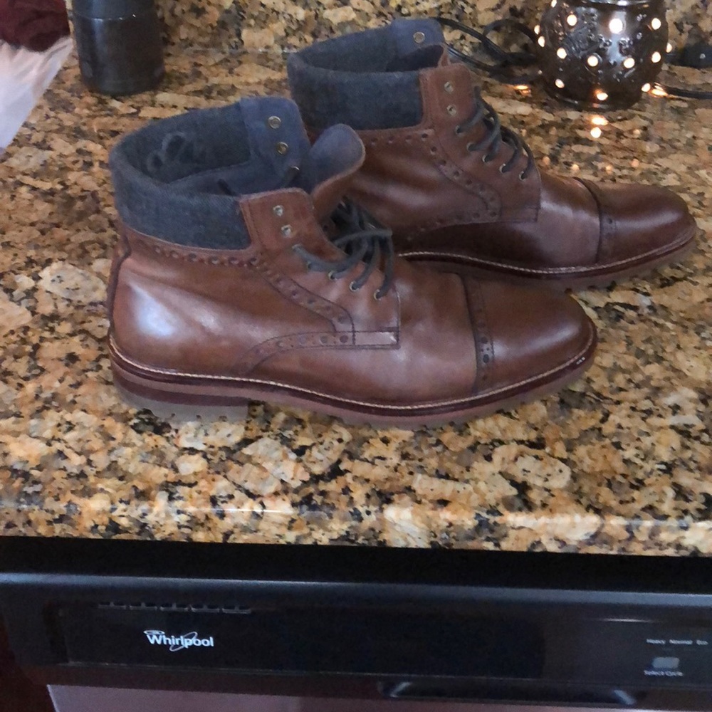 Men’s Johnston & Murphy size 8